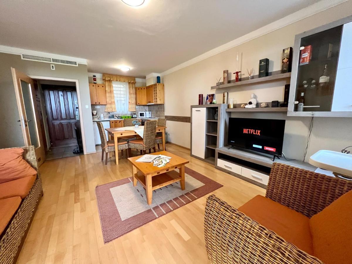 Luxus Golf Apartment Bük エクステリア 写真