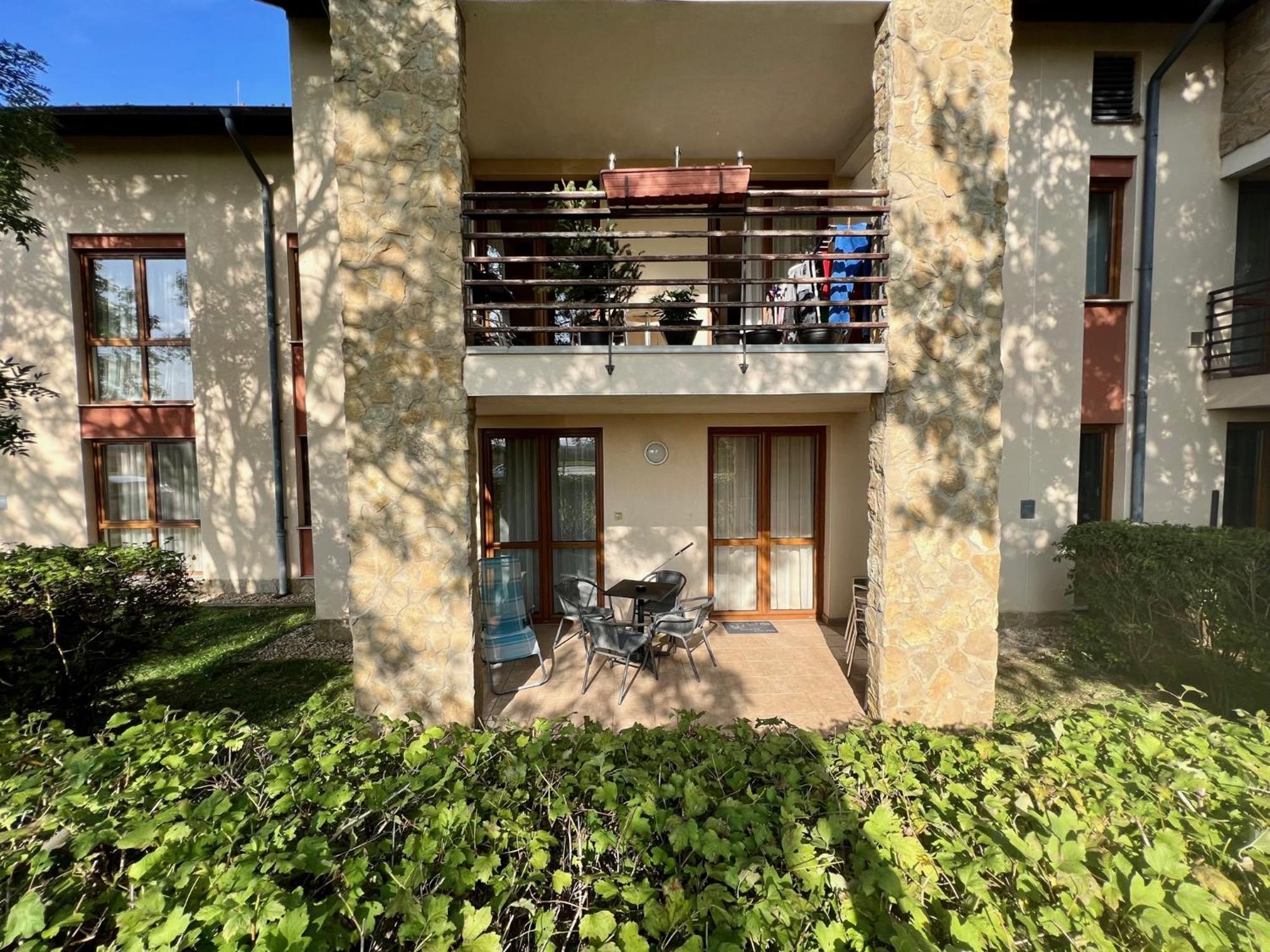 Luxus Golf Apartment Bük エクステリア 写真