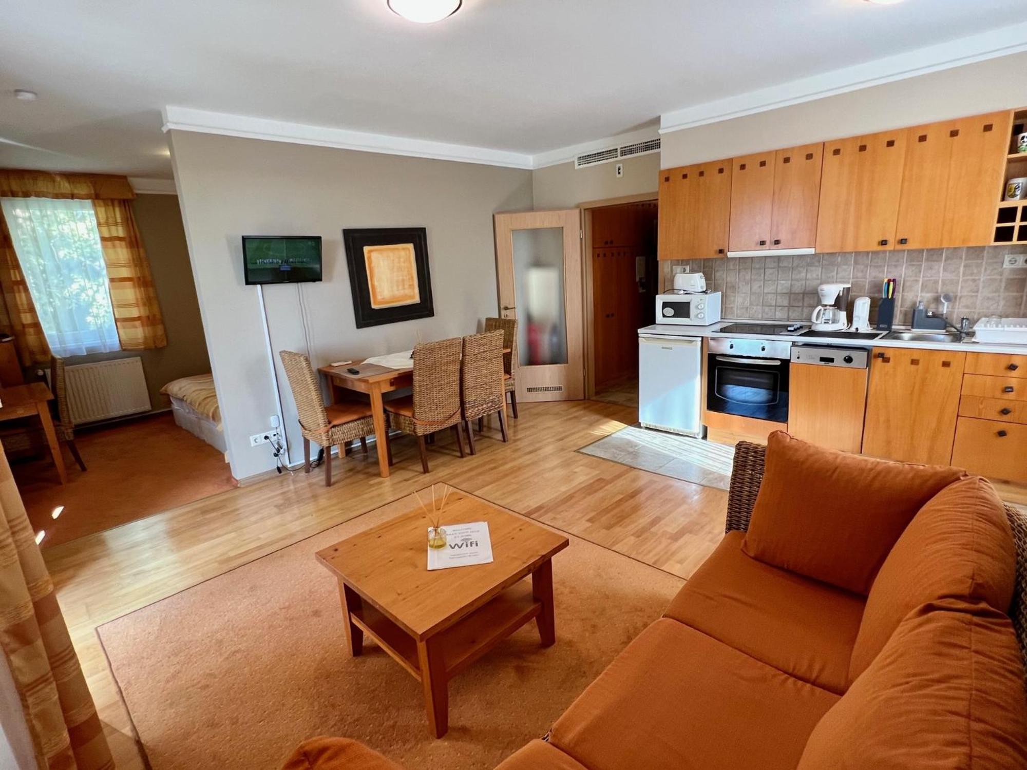 Luxus Golf Apartment Bük エクステリア 写真