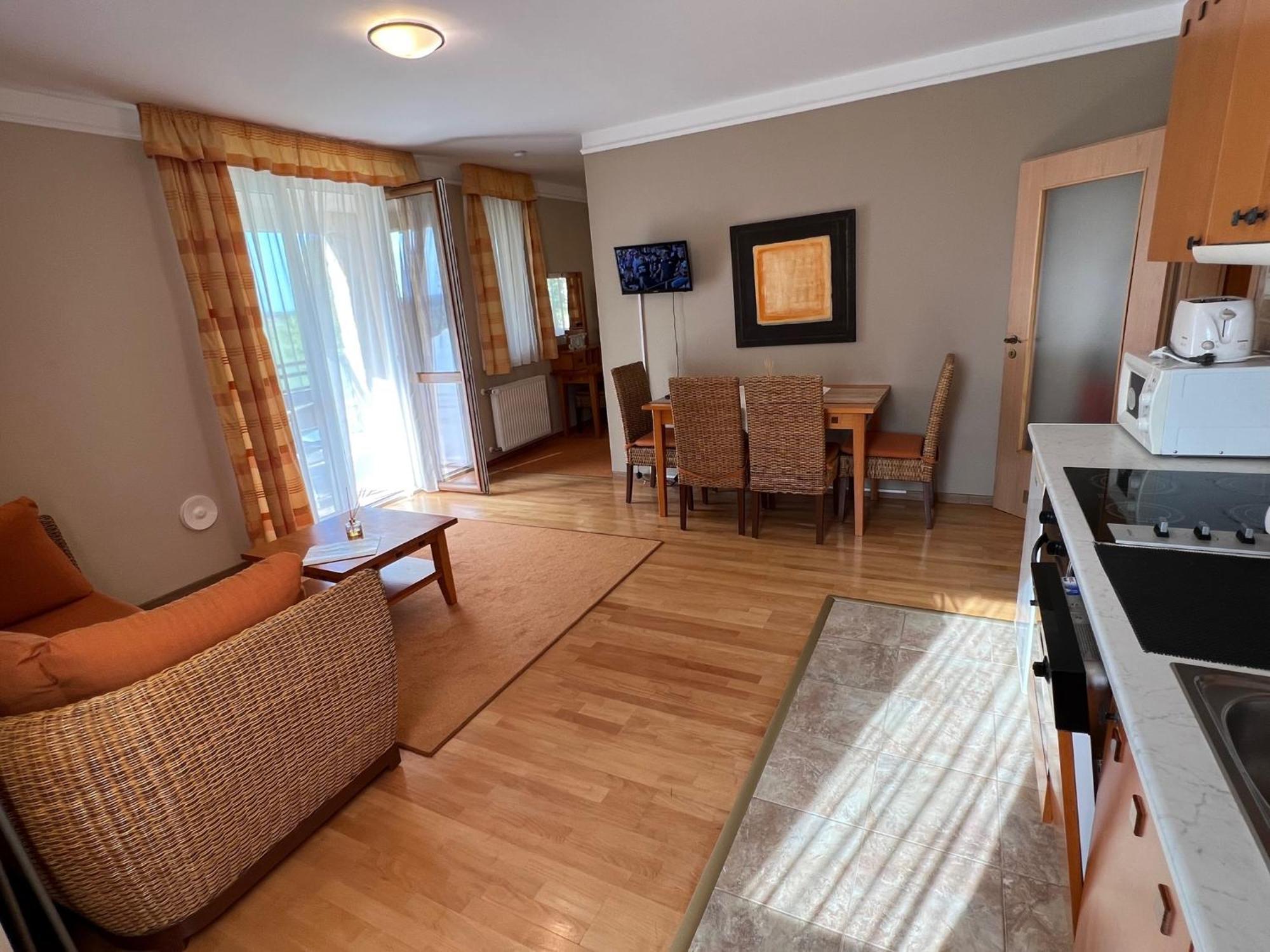 Luxus Golf Apartment Bük エクステリア 写真