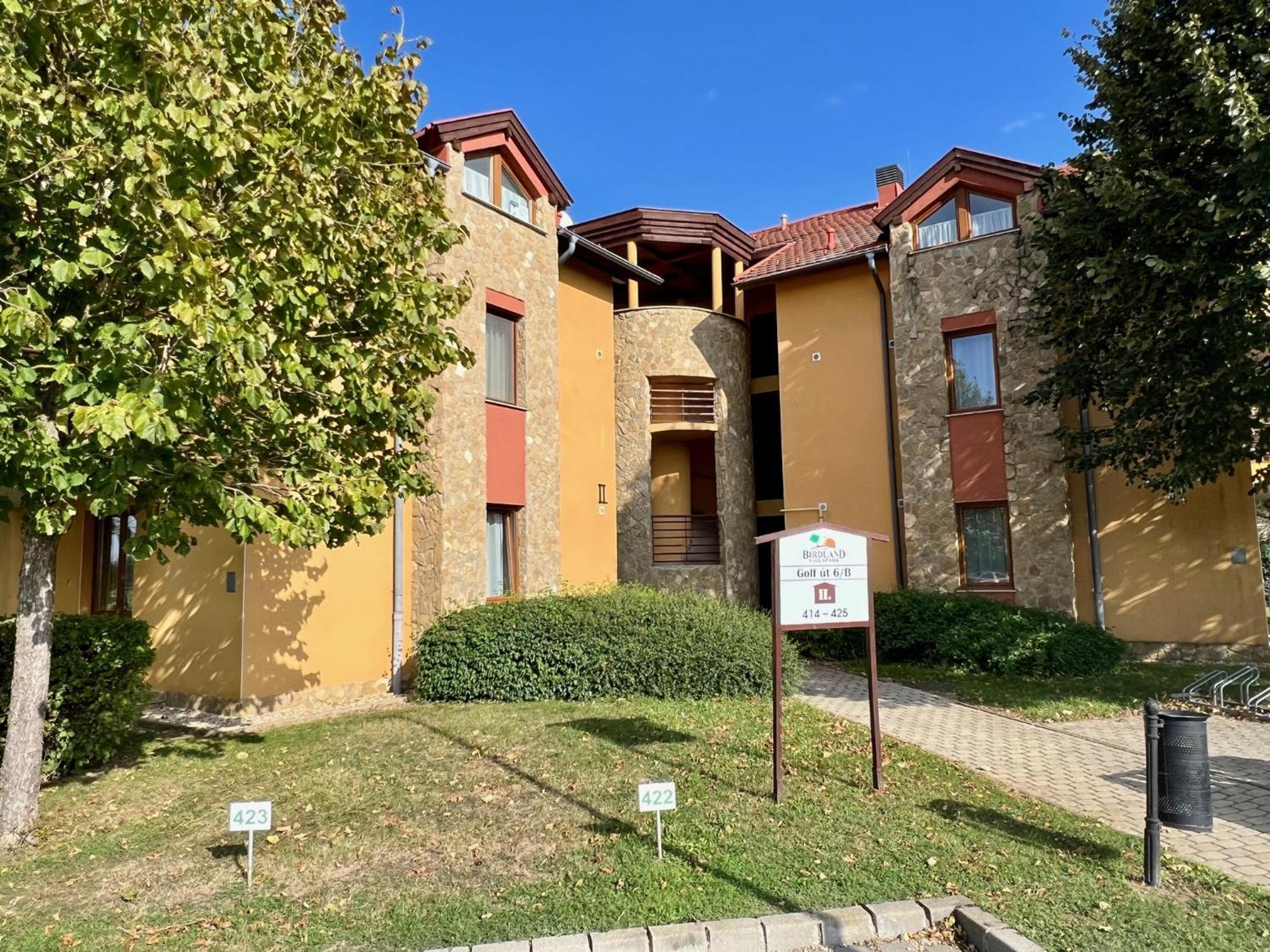 Luxus Golf Apartment Bük エクステリア 写真