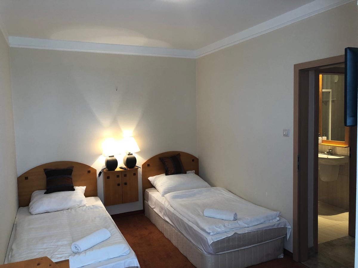 Luxus Golf Apartment Bük エクステリア 写真