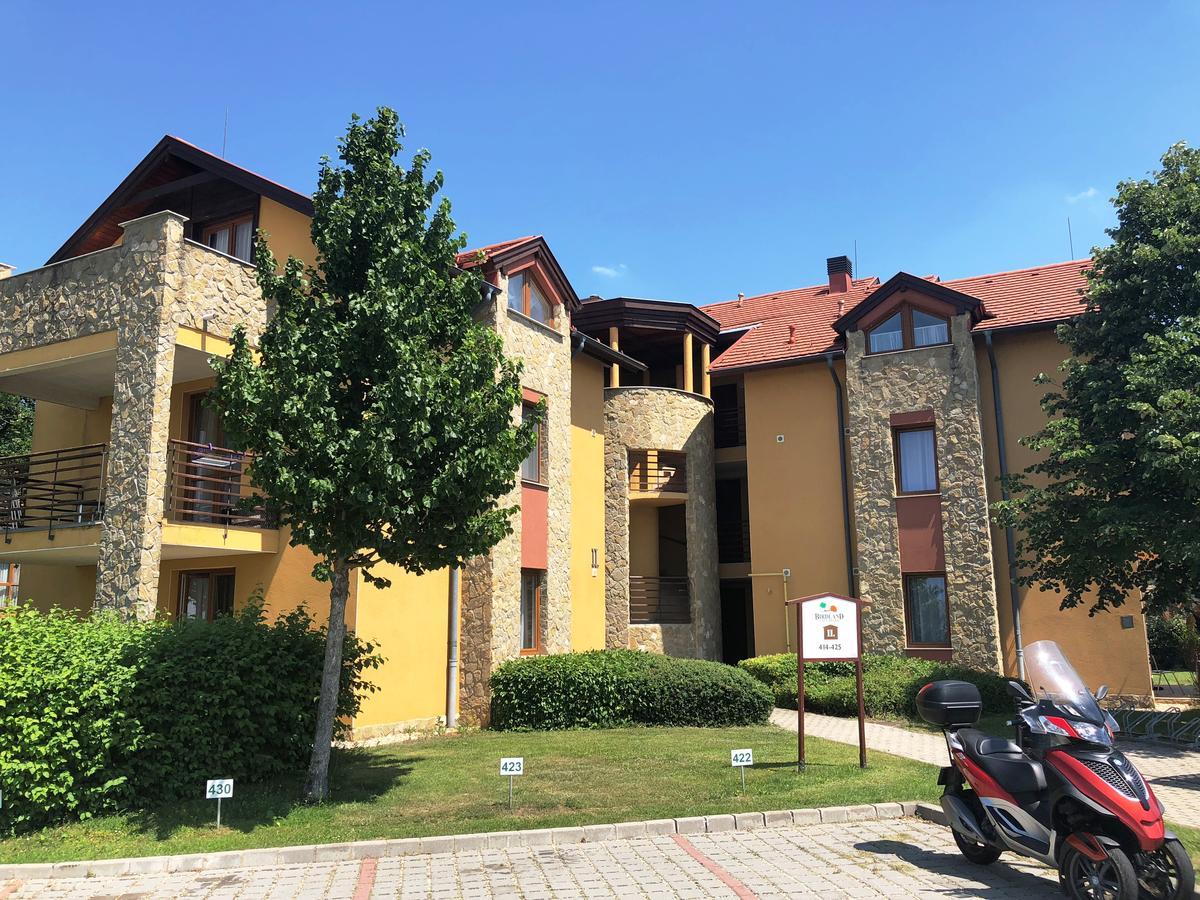 Luxus Golf Apartment Bük エクステリア 写真